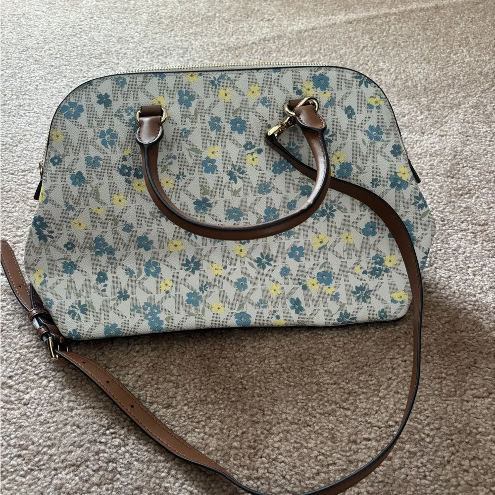 NWT Michael Kors Cindy Large Dome Satchel